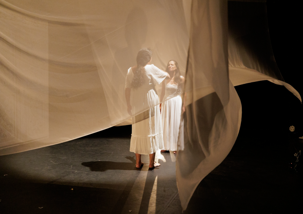Bleu(s) — Spectacle immersif, Théâtre et scénographie engagée, vue 2